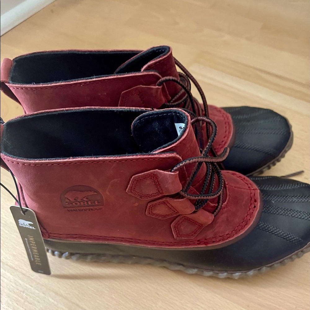 NEW Sorel Out N About waterproof rain boot; red/maroon size 8.5 (run small)